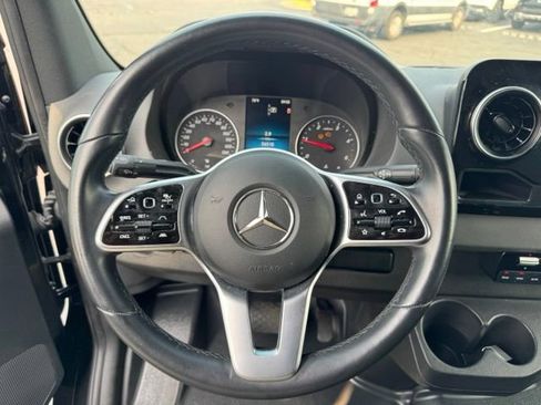 Used 2023 Mercedes-Benz Sprinter 2500 image 7