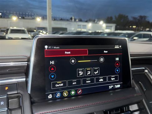 Used 2021 Chevrolet Tahoe RST w/ Luxury Package image 16