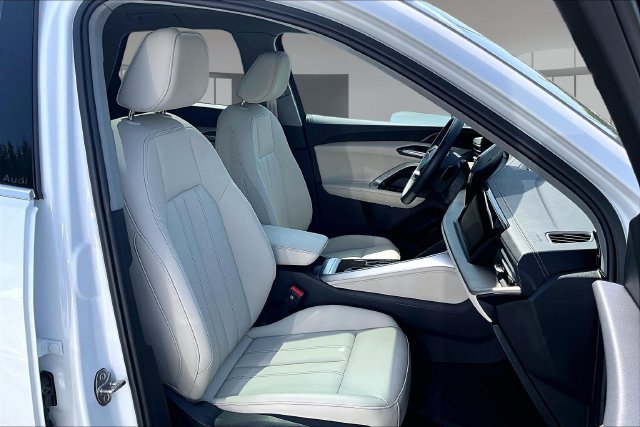 Used 2025 Audi Q5 Premium w/ Convenience Package AWD/4WD image 29