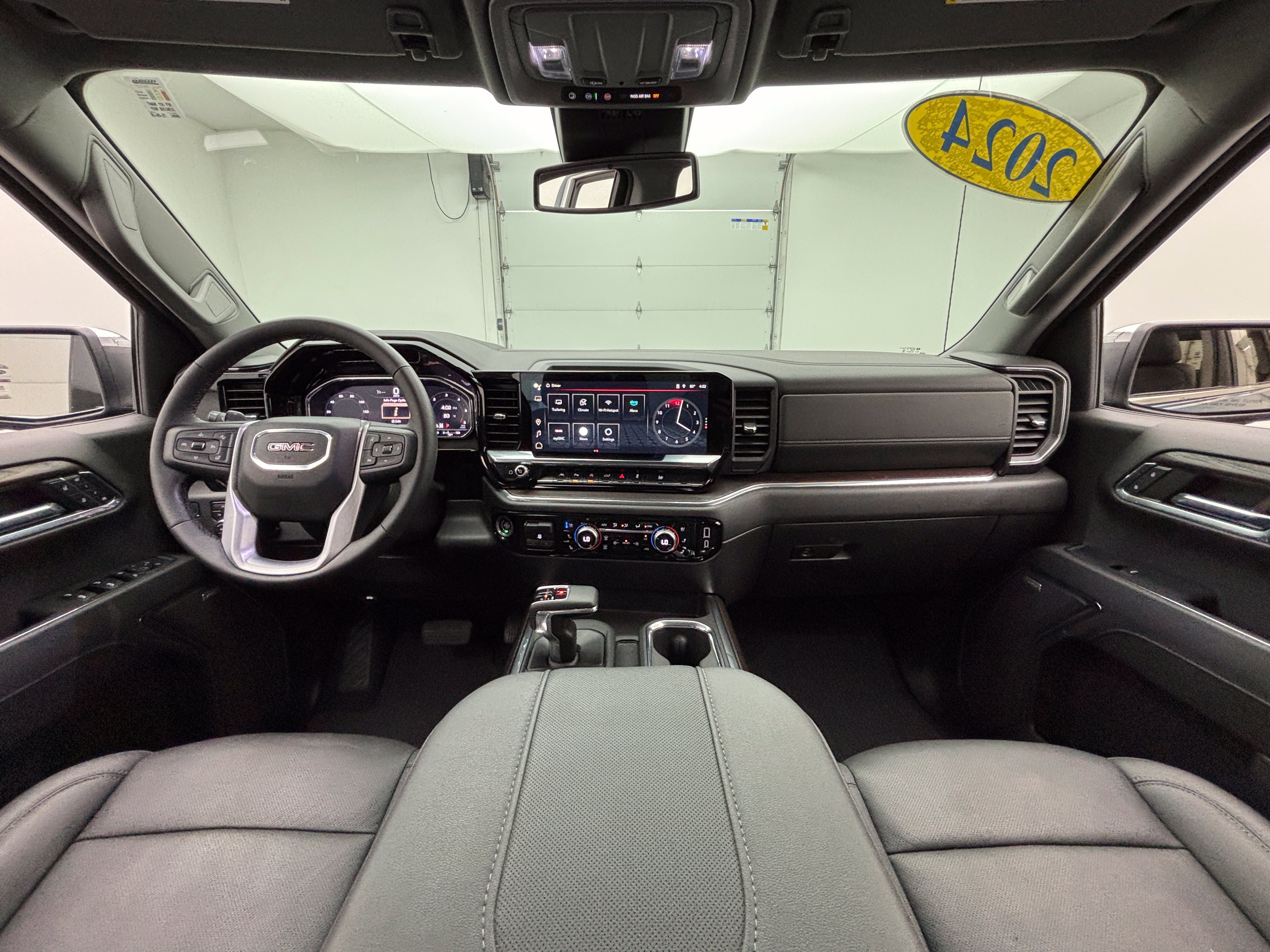Used 2024 GMC Sierra 1500 SLT w/ SLT Convenience Package AWD/4WD image 3