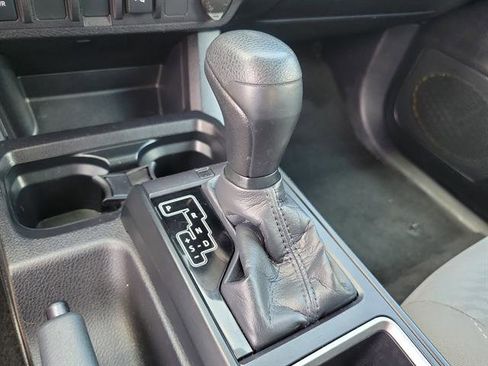 Used 2021 Toyota Tacoma SR AWD/4WD image 18