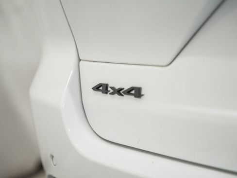 Used 2023 Jeep Grand Cherokee Altitude AWD/4WD image 7