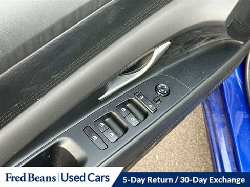 Used 2024 Hyundai Elantra SEL image 18