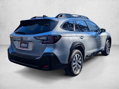 Used 2025 Subaru Outback Premium image 5