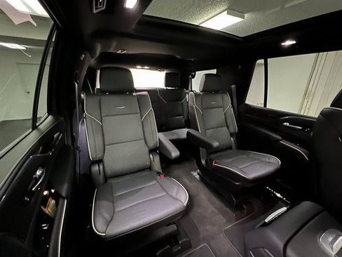 Certified 2024 Cadillac Escalade Premium Luxury w/ Performance Package image 17