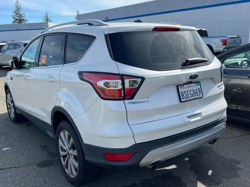 Used 2017 Ford Escape Titanium image 4