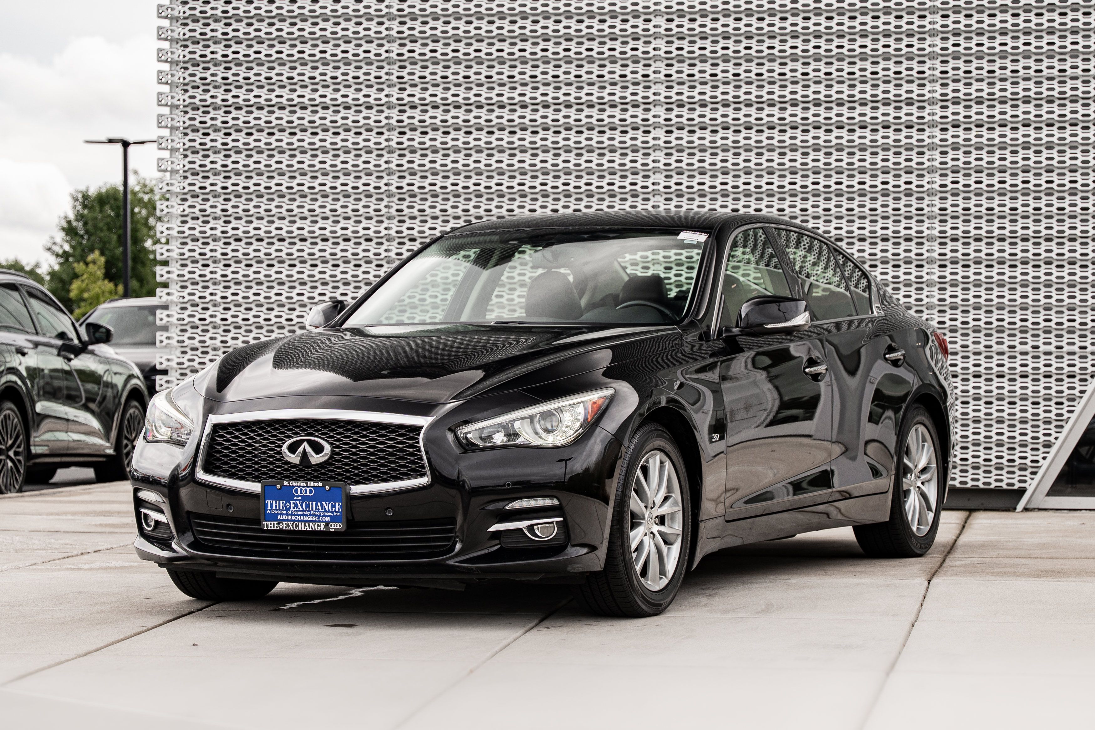 Used 2014 INFINITI Q50 Premium w/ Deluxe Touring Package AWD/4WD image 7