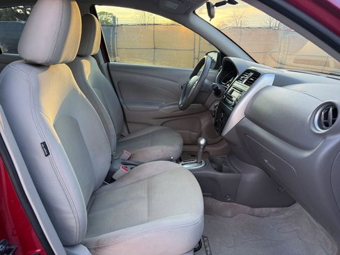 Used 2015 Nissan Versa SV FWD image 18