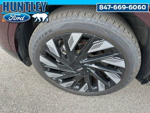 Used 2024 Lincoln Nautilus Reserve w/ Equipment Group 202A image 8