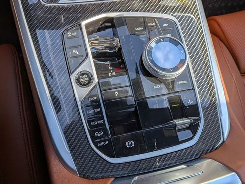 New 2026 BMW X7 M60i image 16