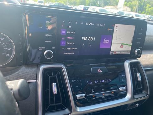 Used 2023 Kia Sorento S w/ Panoramic Sunroof Package AWD/4WD image 15