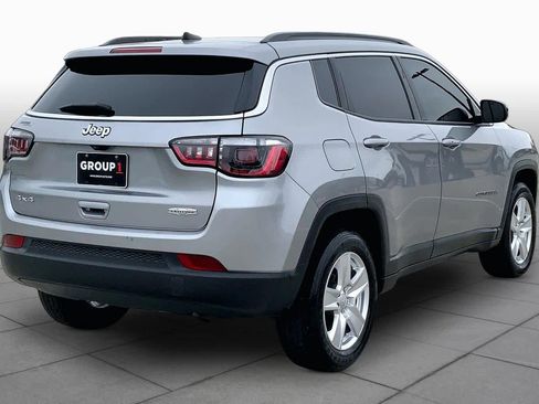 Used 2022 Jeep Compass Latitude w/ Sun and Sound Group AWD/4WD image 13