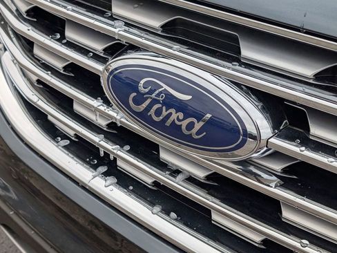 Used 2023 Ford Edge Titanium image 11