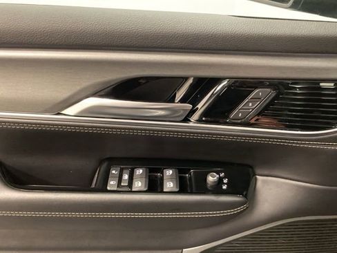 Used 2023 Jeep Wagoneer Series II AWD/4WD image 23