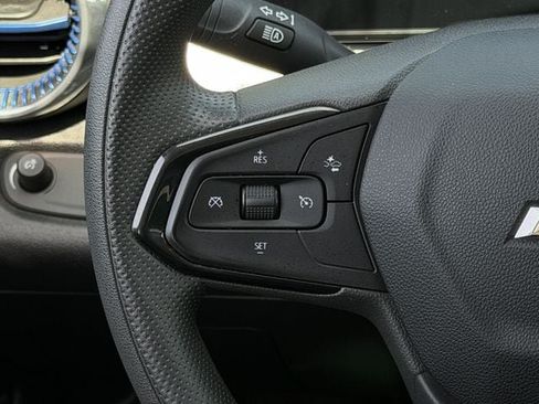 Used 2025 Chevrolet Trax LT FWD image 14