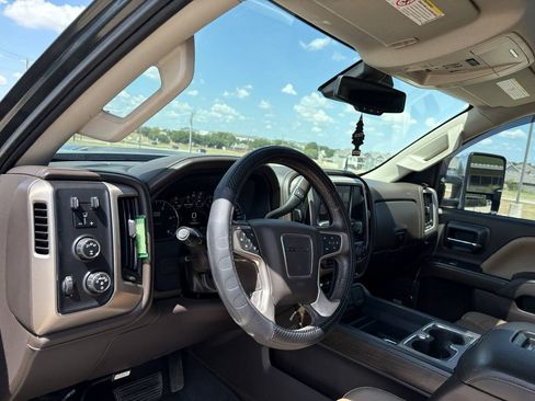 Used 2017 GMC Sierra 3500 Denali w/ Duramax Plus Package AWD/4WD image 20