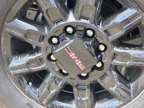 New 2026 GMC Sierra 2500 AT4 w/ AT4 Premium Plus Package AWD/4WD image 11