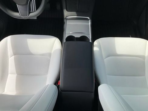 Used 2021 Tesla Model Y Long Range AWD/4WD image 53
