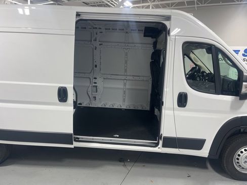 New 2026 RAM ProMaster 2500 w/ Convenience Group image 21