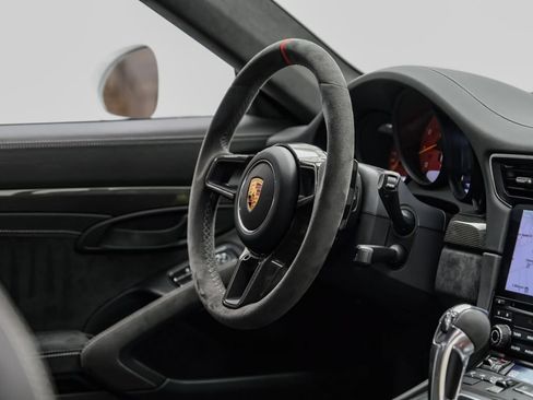 Used 2018 Porsche 911 GT2 RS RWD image 13