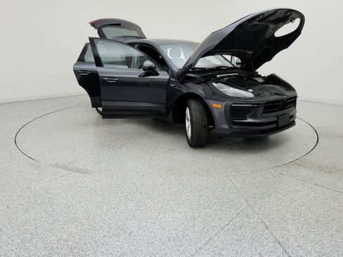 Used 2024 Porsche Macan Turbo AWD/4WD image 10