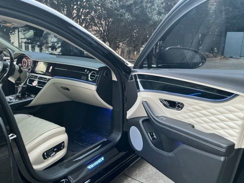 Used 2020 Bentley Flying Spur W12 image 76