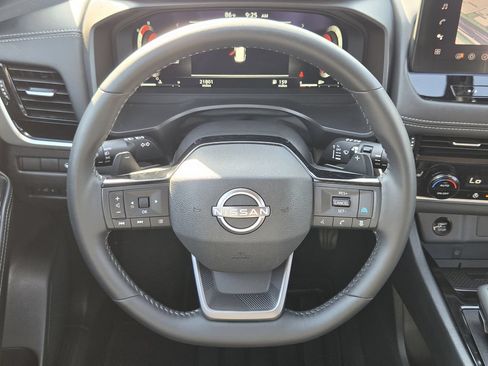 Used 2026 Nissan Rogue SL FWD image 14