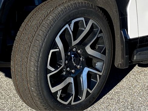 New 2024 Chevrolet Silverado EV RST image 23