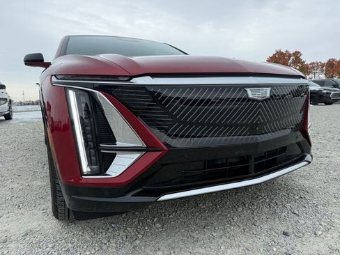 Certified 2024 Cadillac Lyriq Luxury w/ LPO, Floor Liner Package image 8