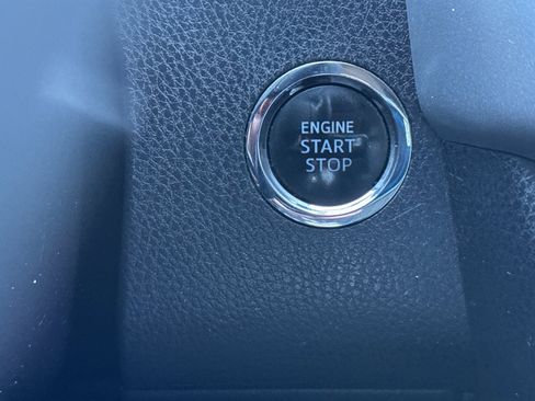 Certified 2018 Toyota Highlander XLE image 29