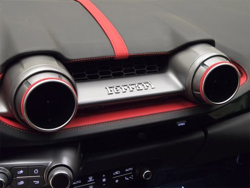 Used 2020 Ferrari 812 Superfast image 37