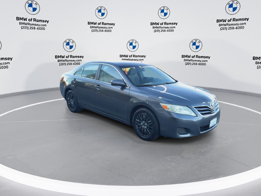 Used 2011 Toyota Camry LE FWD image 2