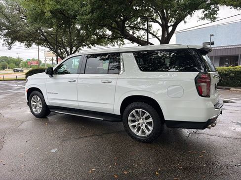 Used 2021 Chevrolet Suburban Premier w/ Premium Package RWD image 5