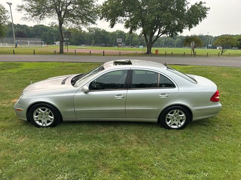 Used 2004 Mercedes-Benz E 320 4MATIC Sedan image 36