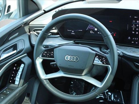 Used 2025 Audi Q5 Premium Plus w/ Premium Plus AWD/4WD image 22