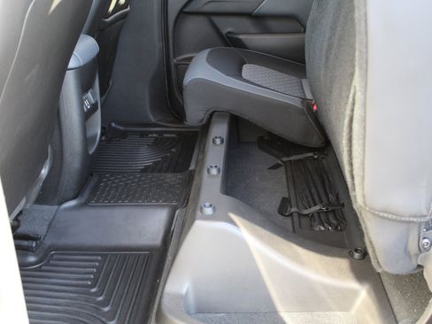 Used 2019 Chevrolet Colorado Z71 image 42