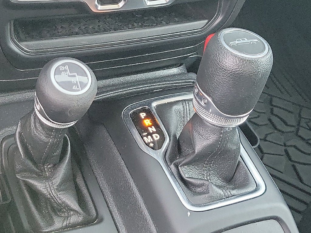 Used 2023 Jeep Gladiator Sport AWD/4WD image 17