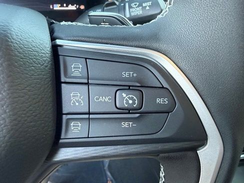 New 2025 Jeep Grand Cherokee L Laredo image 15