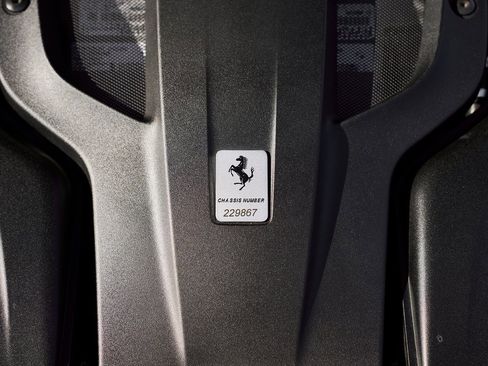 Used 2018 Ferrari GTC4Lusso image 16