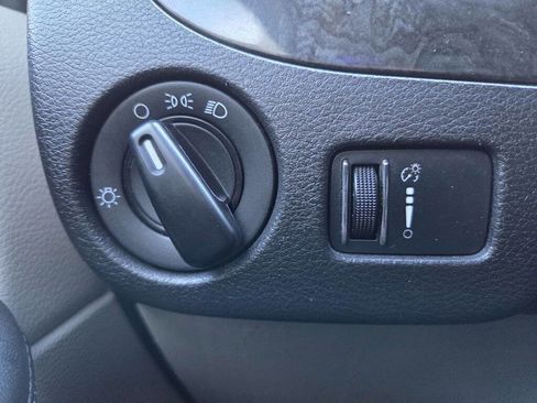 Used 2014 Dodge Grand Caravan SXT image 37