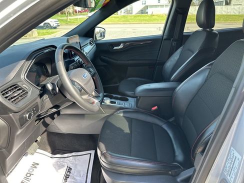 Used 2025 Ford Escape ST-Line FWD image 18