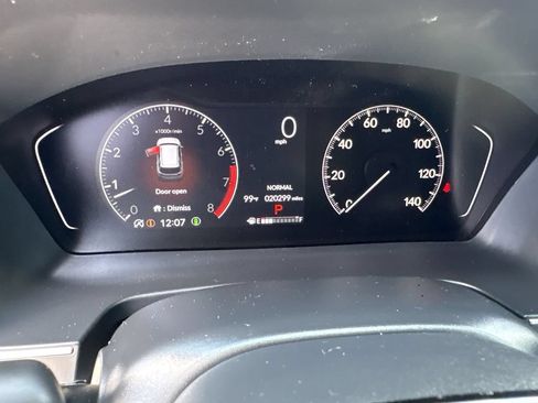 Used 2025 Honda Pilot Touring image 21