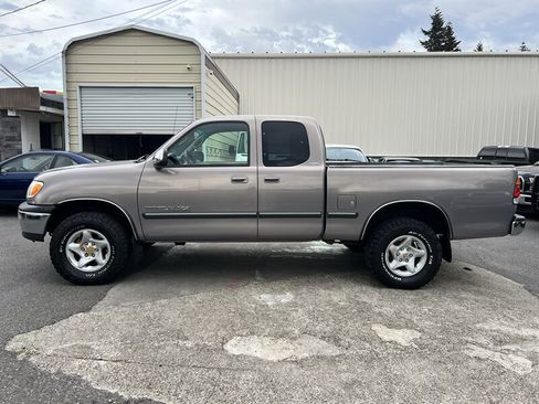 Used 2002 Toyota Tundra SR5 AWD/4WD image 2