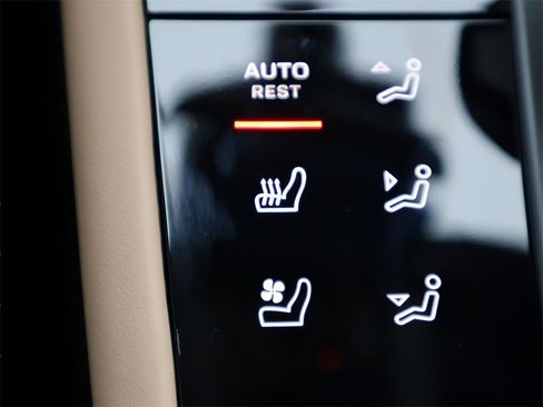 New 2026 Porsche Macan image 26