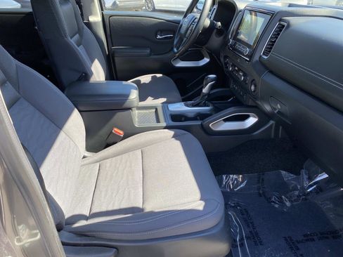 Used 2022 Nissan Frontier SV AWD/4WD image 21