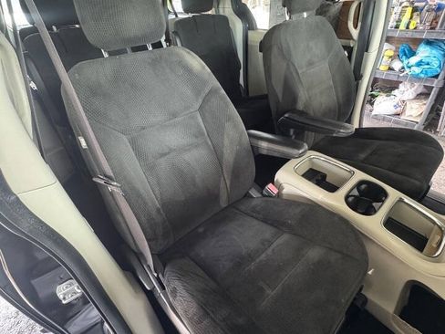 Used 2016 Dodge Grand Caravan SXT w/ Rear Park Assist Package FWD image 16