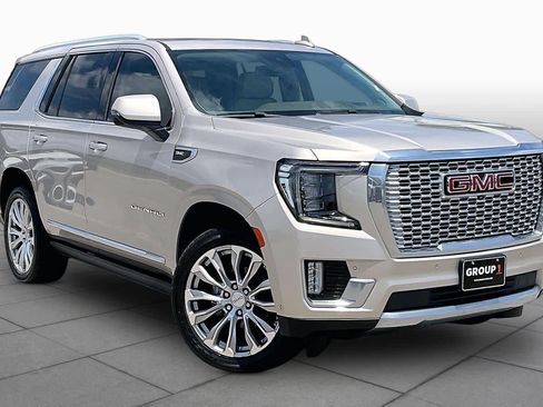Used 2023 GMC Yukon Denali AWD/4WD image 3