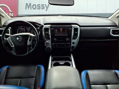 Used 2019 Nissan Titan SV w/ SV Convenience Package image 16