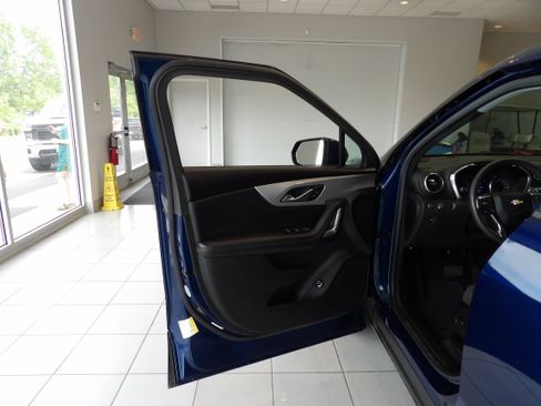 Used 2022 Chevrolet Blazer LT AWD/4WD image 9