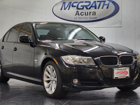 Used 2011 BMW 328i xDrive Sedan AWD/4WD image 2